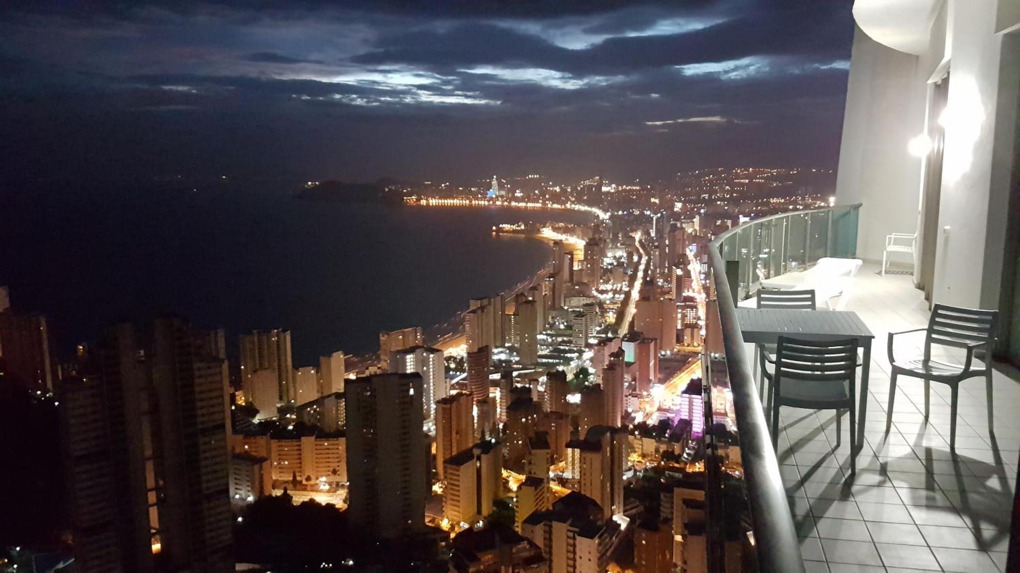 Appartamento Deluxe Penthouse On The 42Nd Floor With Amazing Sea Views Benidorm Esterno foto